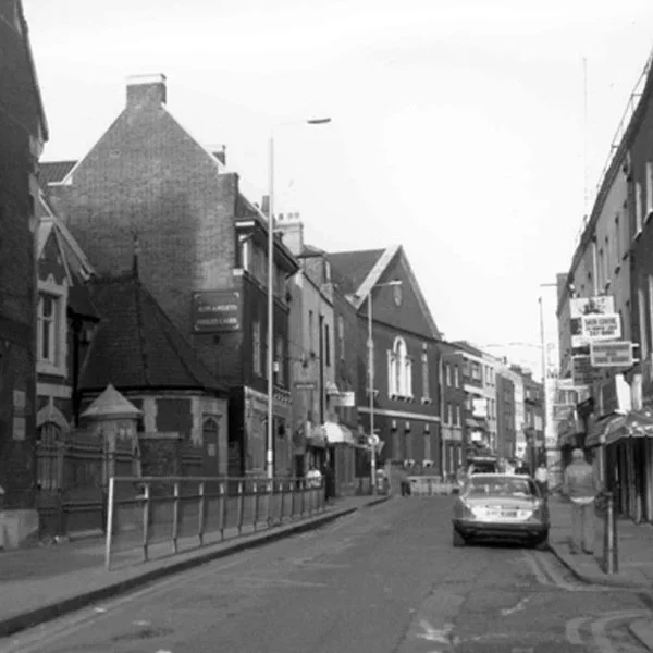 Brick Lane 1990 © Tower Hamlets Local History Library
